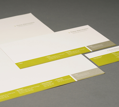 /content/project-images/print/geschaeftsausstattung-2006/102_2006_TimoHerrmann.JPG